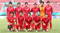 Společná fotografie severokorejských fotbalistek z Asijských her 2018
