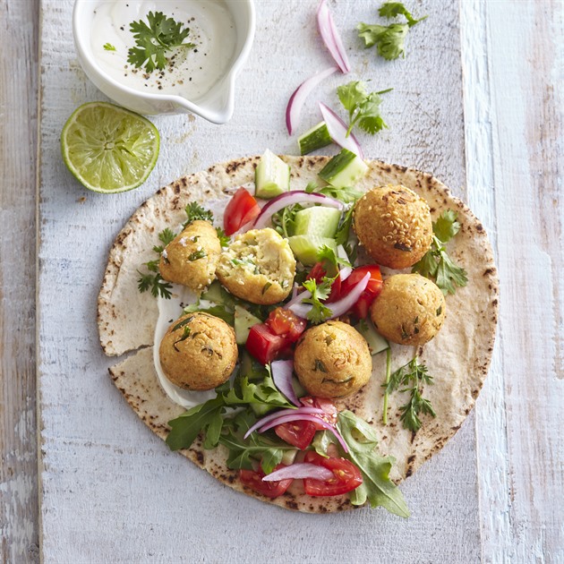 Falafel se salátem