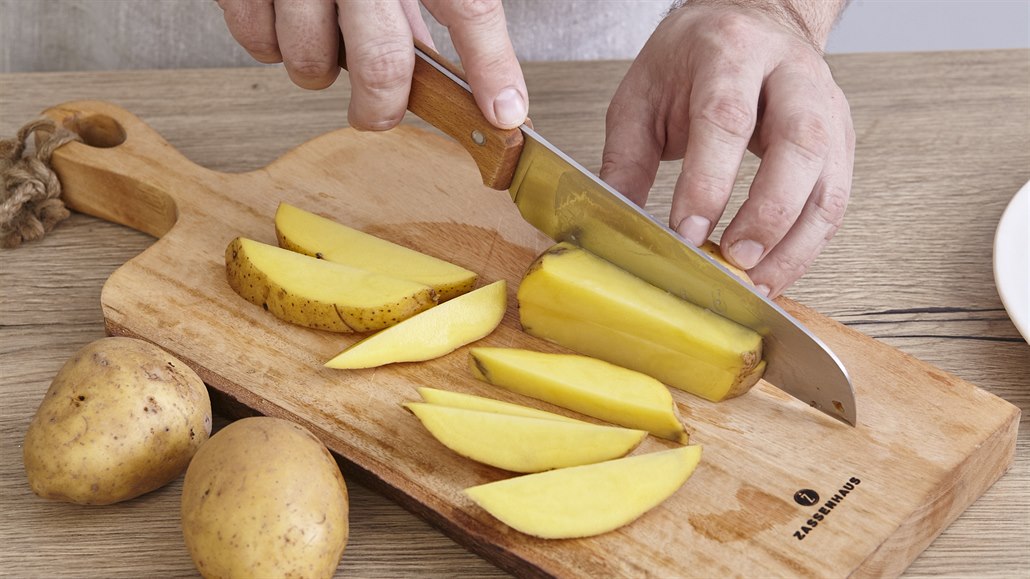 Hov�zí burger z grilu s domácími hranolky + stepy
