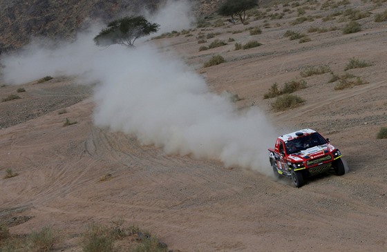 eská posádka Martin Prokop a Viktor Chytka na trati tvrté etapy Rallye Dakar.