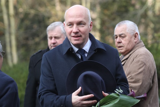 Senátor Pavel Fischer na posledním rozlou�ení se zesnulou Miloslavou Kalibovou,...