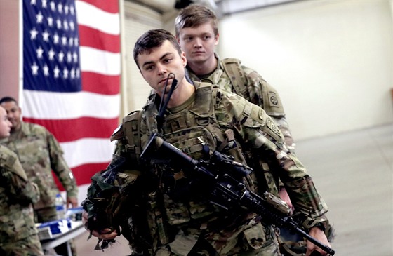 Američtí vojáci z 82. výsadkové divize se připravují na cestu na Blízký východ....