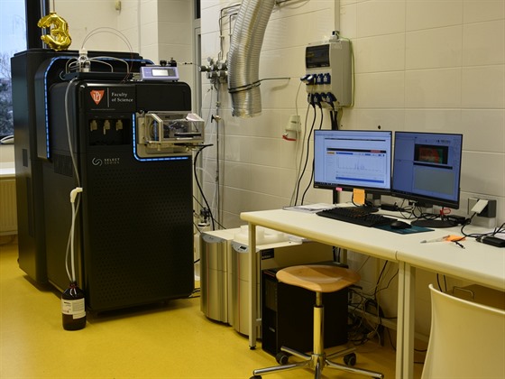 Unikátní hmotnostní spektrometr za 20 milionů na olomoucké přírodovědecké...