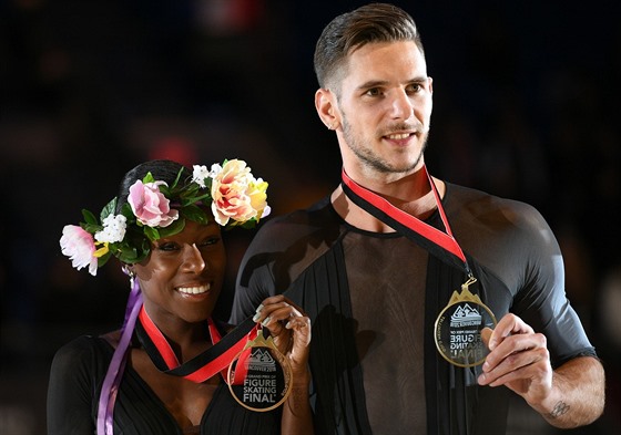 Krasobruslai Vanessa Jamesová a Morgan Cipres (Kanada, 8. prosince 2018)