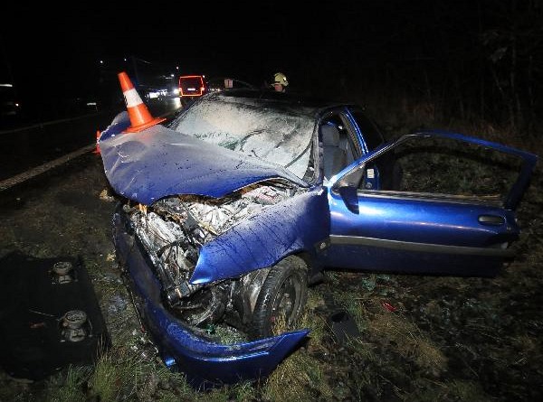 Dopravní nehoda pti aut u Lochenic na Královéhradecku (8. 1. 2020)