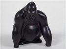 Porcelánové figurky goril byly v erné a bílé verzi vyrobeny nejprve v...