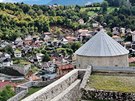 Východní okraj Travniku se zaátkem prrvy Lavy. Tady zaíná úpatí horstva...
