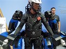 Exoskeleton Guardian XO ulehí nakládání zavazadel na letiti