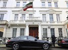 Britská policie posílila hlídky ped íránskou ambasádou v Londýn.