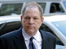 Filmař Harvey Weinstein čelí obvinění ze sexuálního obtěžování a znásilnění...