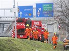 V centru Ústí nad Labem skončilo osobní auto po dopravní nehodě s kamionem v...