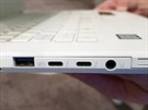 Acer ConceptD Ezel má na levém boku jeden USB 3 port, dva USB-C porty se...