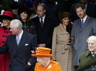Vévodkyn Camilla, princ Charles, vévodkyn Kate, princ William, královna...