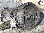 Trosky ukrajinskho letounu Boeing 737-800, kter se ztil u Tehernu (8....