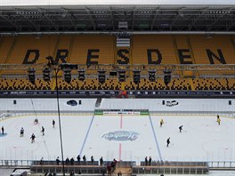 Pohled na fotbalový stadion v Dráanech, kde se v extraligovém duelu stetnou...