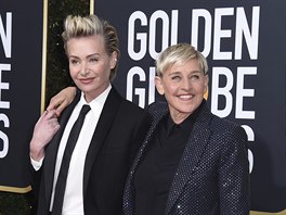 Portia de Rossi a Ellen DeGeneresová na Zlatých glóbech (Los Angeles, 5. ledna...