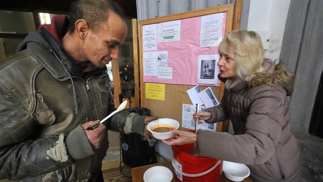 V Chebu nabzela mstn farn charita potebnm tkrlovou polvku.