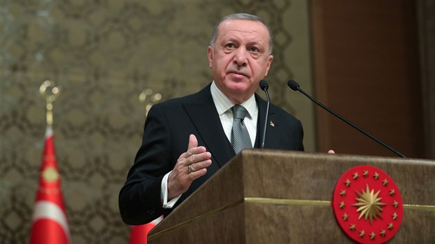 Tureck parlament schvlil vysln vojk do Libye na pomoc tamn mezinrodn uznvan vld Faze Sarrde. Prezident Recep Tayyip Erdogan minul tden oznmil, e vojky do Libye hodl vyslat, protoe ho o to Sarrdova vlda u podala. (2. ledna 2020)