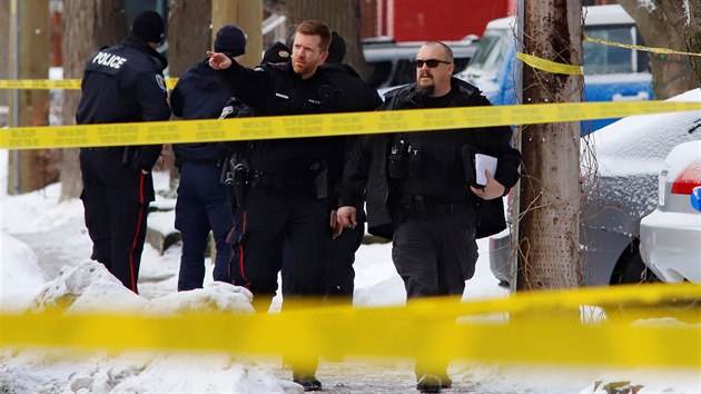 Policie zasahuje na scn stelby v centru kanadskho mst Ottawa na ulici Gilmour, v blzkosti parlamentu. Mdia hovo o alespo jednom mrtvm a nkolika zrannch. (8. ledna 2020)