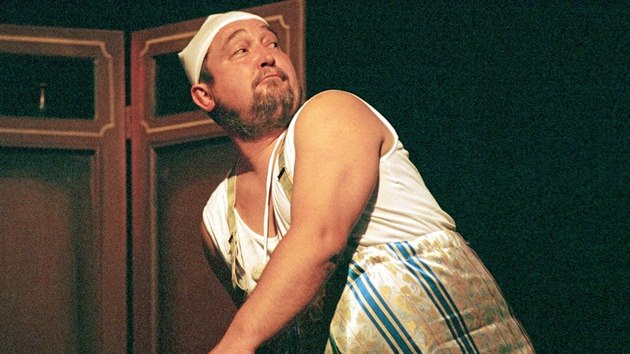 Herec Otmar Brancuzsk� exceloval i ve h�e Miroslava Horn��ka Slam�n� klobouk v pra�sk�m Divadle ABC.