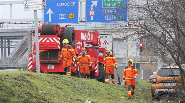 V centru st nad Labem skonilo osobn auto po dopravn nehod s kamionem v ece Blin.