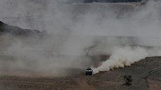 Vítz první etapy Dakaru Vaidotas Zala bhem závodu.