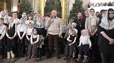Ruský prezident Vladimir Putin se zú�astnil pravoslavné váno�ní m�e v...