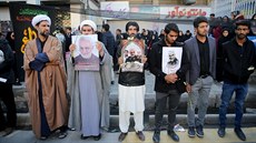 Íránci v Kermánu vyli do ulic, aby se rozlouili se zabitým generálem Kásemem...