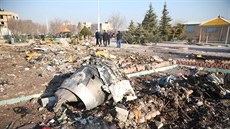 Trosky letadla ukrajinských aerolinek, které se zítilo krátce po startu z...