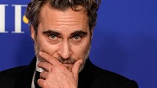 Joaquin Phoenix, ocenný jako nejlepí hlavní herec.