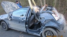 Havárie osobního auta na zledovatlé cest mezi obcemi Ludkovice a etechov.