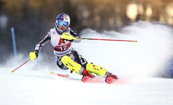 Česká lyžařka Ester Ledecká projíždí slalomem v rámci kombinace v Zauchensee. 
