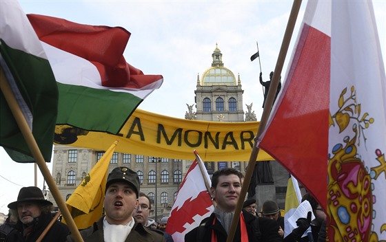 Tříkrálový pochod za monarchii se sešel na Václavském náměstí v Praze. Odtud se...