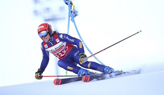 Federica Brignoneová na trati obřího slalomu v Sestriere