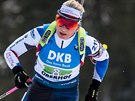 Lucie Charvátová na trati tafetového závodu v Oberhofu