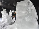 Ledové socha sfingy na festivalu Ledové Pustevny (10. ledna 2020)