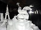 Ledové sochy Eiffelovy ve a veverky na festivalu ledových soch na Pustevnách...