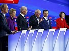 Americký senátor Bernie Sanders se v sedmé a poslední televizní debatě uchazečů...