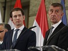 Rakouský kanclé Sebastian Kurz a eský premiér Andrej Babi na summitu v...