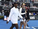 Serena Williamsová a Caroline Wozniacká ped finále tyhry na turnaji v...