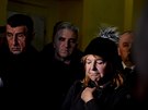 Starostka Vejprt Jitka Gavdunová a premiér Andrej Babiš hovoří s novináři po...