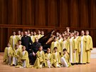 Chlapecký sbor Boni pueri si zazpíval v rozlehlém sále Hyogo Performing Arts...