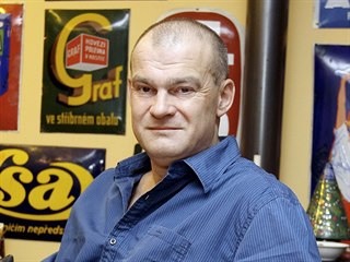 Publicista Michal Petrov mapuje historii džínové subkultury a podpultovky...