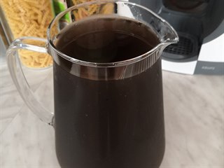 Voda, která některým připomínala spíše kávu, tekla o víkendu v třeboňských...
