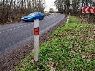 Právě tady - na staré silnici z Hradce do Vysoké - je v plánu stavba okružní...