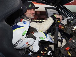 Tomáš Ouředníček z týmu Ultimate Dakar Racing za volantem svého vozu.