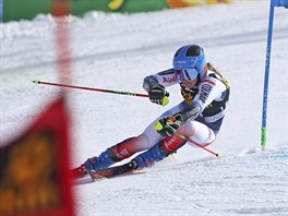Clara Direzov z Francie na trati paralelnho obho slalomu v Sestriere.