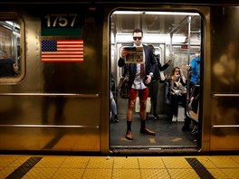 Konal se toti ji osmnáctý roník akce The No Pants Subway Ride (Jízda metrem...