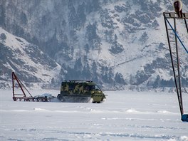 Práce detektoru Bajkal během zimní expedice