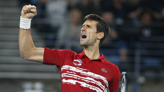Radost Srba Novaka Djokovie ve finle ATP Cupu proti Rafaelu Nadalovi.